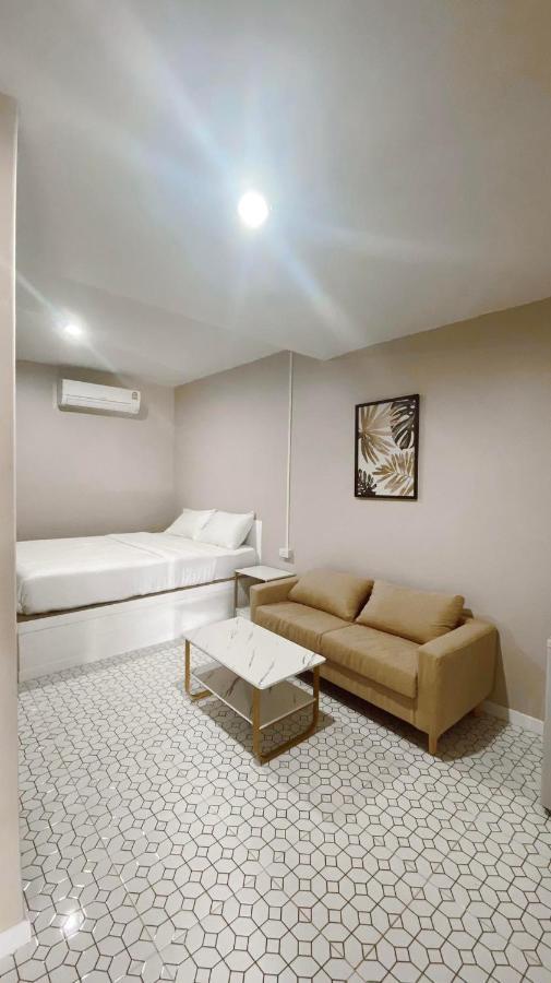 Juni House Chumphon Bed & Breakfast Ngoại thất bức ảnh