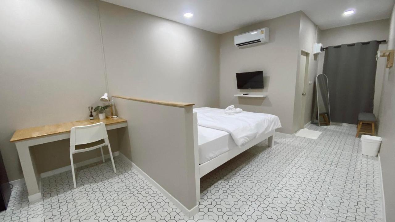 Juni House Chumphon Bed & Breakfast Ngoại thất bức ảnh